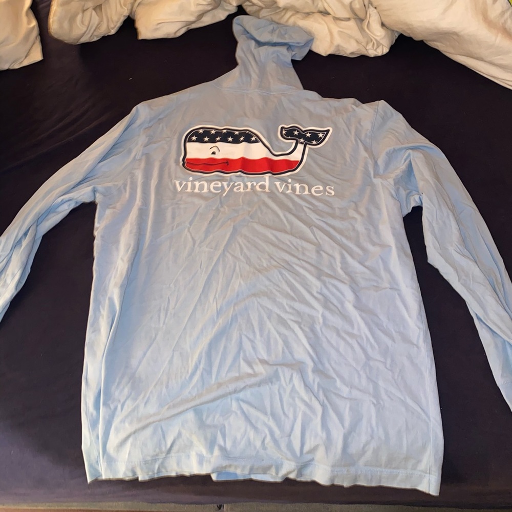 Men’s vineyard vines hooded long sleeve. Large